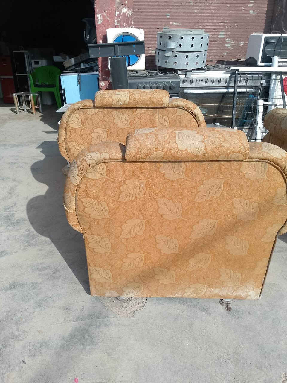 تخم مستعمل للبيع خشبه نظيف فقط القماش تعبان وسعره مناسب ب75الف اخو البلاش مكاني  شهربان السوق القديم قرب المصرف القديم ***********
