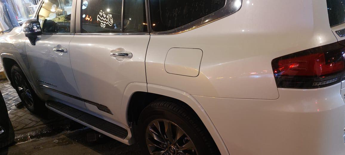 سياره لاند كروز للبيع موديل 2024
السلام عليكم 
سياره Land Cruiser 2024 للبيع 
السياره ماشيه ٣٥ الف كيلو متر 
فئة vx limited
فول مواصفات 
شاشه كبيره 
كشنات تدفئه وتبريد 
مقاعد كهرباء 
ومواصفات اخرى
السياره وكالة sas 
السياره مكفوله 
سعر السياره 75,000 الف دولار 
مكان السياره بغداد العامريه 
للتواصل فقط على هذه الرقم 
***********
