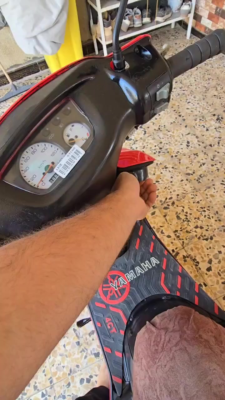 فراشــة للبيع حاويــ$$ــة دراجة فول مواصفات:
لايت LED
عالي ابيض 
ناصي اصفر 
نشرات
اشاير 
سطاب
سلف 
سكنات فيدراليات
مكينة ناعمة 
هندر 
مختمة دراجة 
-كهربائياتة كاملة مكملة 
نضافة فول لفول شوفت عينك هم تجي وتشوف
- مكفولة كفالة عامة 
***********
