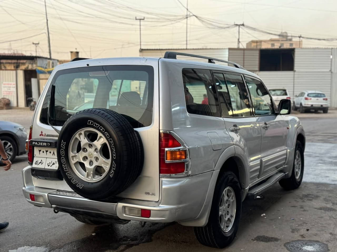 *********** 
باجيرو  ٢٠٠٢ رقم مميز 
سياره بدون صبغ بدون ضربه 
محرك ٣٥٠٠   بلادي 
تبريد  ثلج  ٣ قطع
٧ راكب 
شاشه وتخم تاير و باتري جديد 
غرفتها  جديده وبلاديه  اني مغلف كشنات القديم  كله نظيف كلش
صدر امامي خلفي جديد 
جاهزه  وخير من الله 
داخل صاج 
كير اوتو 
تبريد  ثلج 
تبريد  ٣ قطع 
كشنات كهرباء 
ريموت
فور ويل 
شرط التحويل   الوكاله جديده 
مسويلها هزه  جديده  بالمرور
سعرها  ٦٩  ورقه 
مكاني اعظميه سبع ابكار 
اتصال فقط مكلف بلنشر 
***********
