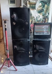 جهاز جاكسو حجم الفين وسماعات ٤ لبه فرديه حجم ١٥ وستانات ٢ ولاقطه لاسلك...