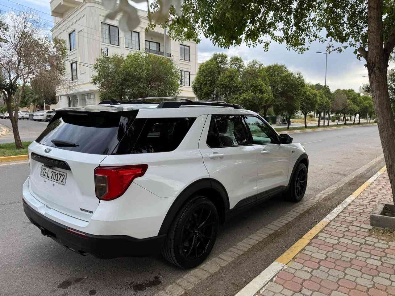 فورد ئيكسبلورر 2021
السيارة 7 راكب بوليسية لكن مبدلة بالكامل ،مصروفة عليها خيالي .. 
6 سلندر بدون تيربو
دبل اكسل دفع رباعي 
كشنات جلد و كهرباء سياحي مغيرة
كاعية و دوسات مغيرة
بصمة و شغال 
دشبول كاربون فايير 
سماعات امبريفاير
شاشة ايباد 
جمجات سقف
تبريد مركزي قطعتين 
ويلكب رياضي 
لايتات أمامية مبدلة و برجكتورات  مضافة
شباك امامي مبدل 
بطاين اربع بيبان مبدلة 
شواصي بشرط 
مهندس محمد *********** أربيل, العراق
