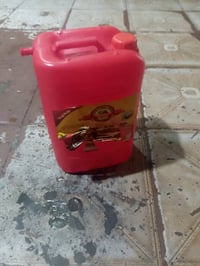 ورحمه الله وبركاته  اخوان جلكانات عدد 25قطعه ابو20لتر  جلكانات نضيفه ج...