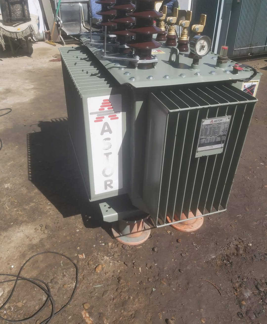 السلام عليكم
 يوجد محولات جديدة ومستعملة كافة الاحجام
اعمده عالي واطي
وضفاير كافة الأحجام
اسلاك كافة الأحجام
العنوان واسط العزيزيه
للأستفسار
***********
***********
حسين الكرعاوي
