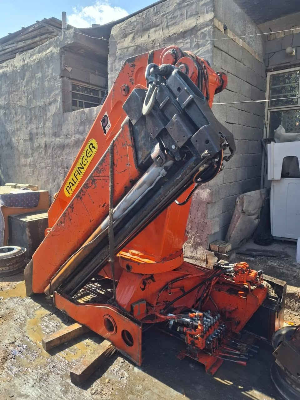 البيع جهاز بافنكر ١٢طن ماطور دوران اربع سلايتات لا فطر ولا كسر  مكان بغداد السعر ٢١٠ وبيه مجال الاستفسار ***********
