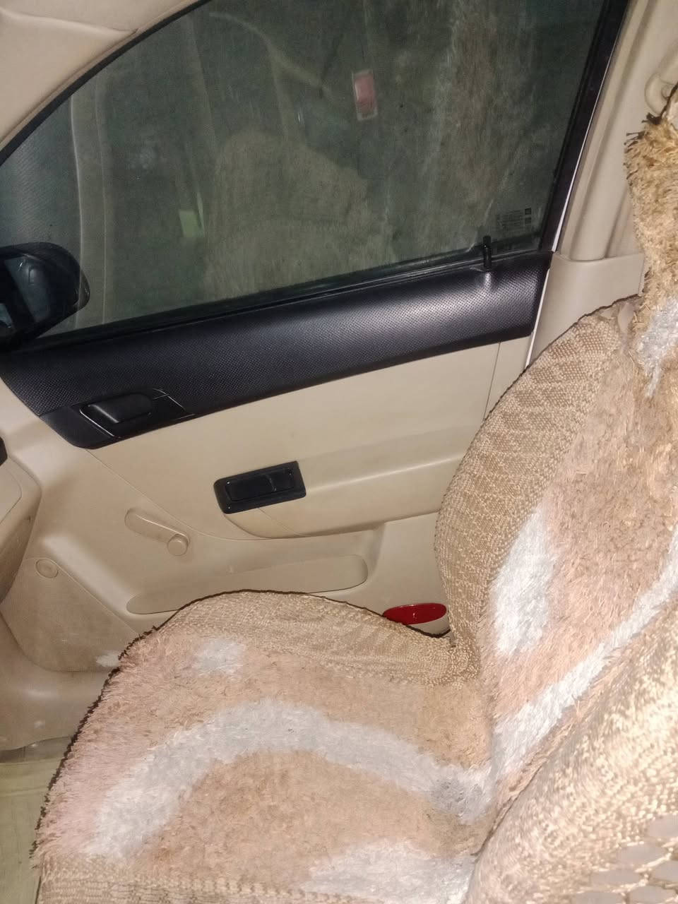 السلام عليكم سيارة افيو خليجي موديل 2015 بأسمي السيارة تحويل مباشر محرك مفتوح مو مسكر السيارة بيها بارد باب السايق شويه وجاملغ شويه الباقي مكفول مكان السيارة بابل السعر 85 رقم الهاتف ***********
