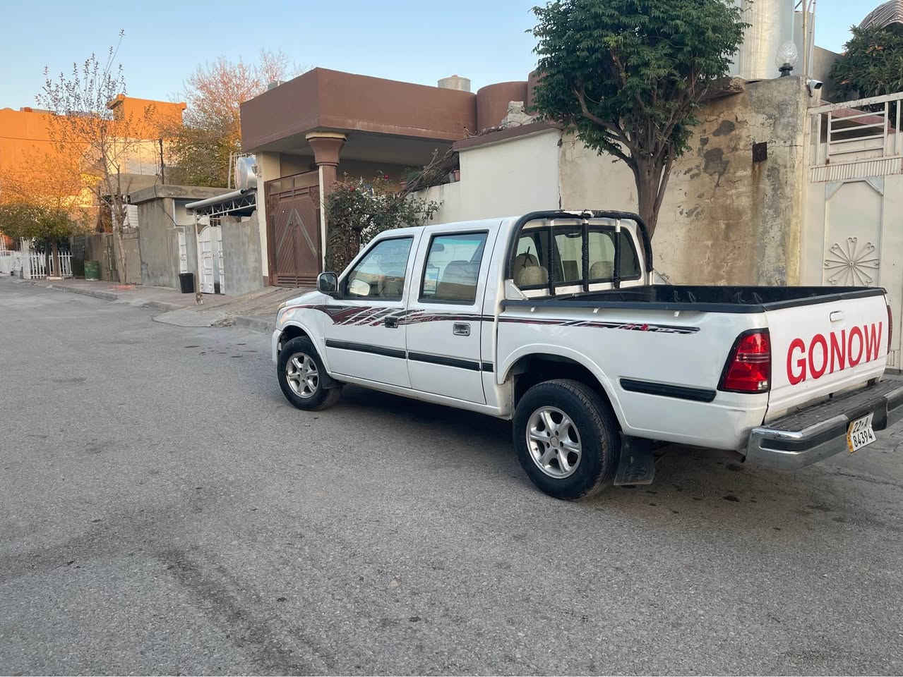 فروشتنی خیرا
پیک اب گوناو ۲۰۰۹
مه کینه به خ
ناو زه رد
بی بویاخ بی سارد
چوار تایه ی تازه
گیرو مه کینه و اکسل و تبرید به شه رت 
هیچ‌نوقستانی نیه 
۵۷ گه لا و مجالیکی که م
***********
*********** السليمانية, العراق
