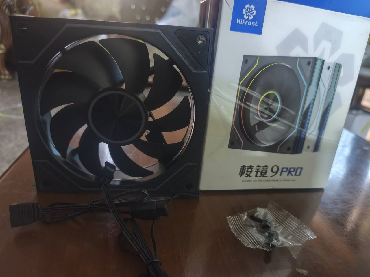 السلام عليكم مروحه pc ارجي بي اخون ماعرف سعرهن عندي منهن ٨ قطعه اليريدهن ينطني سعرهن وبالعافيه عليه واتساب ***********
