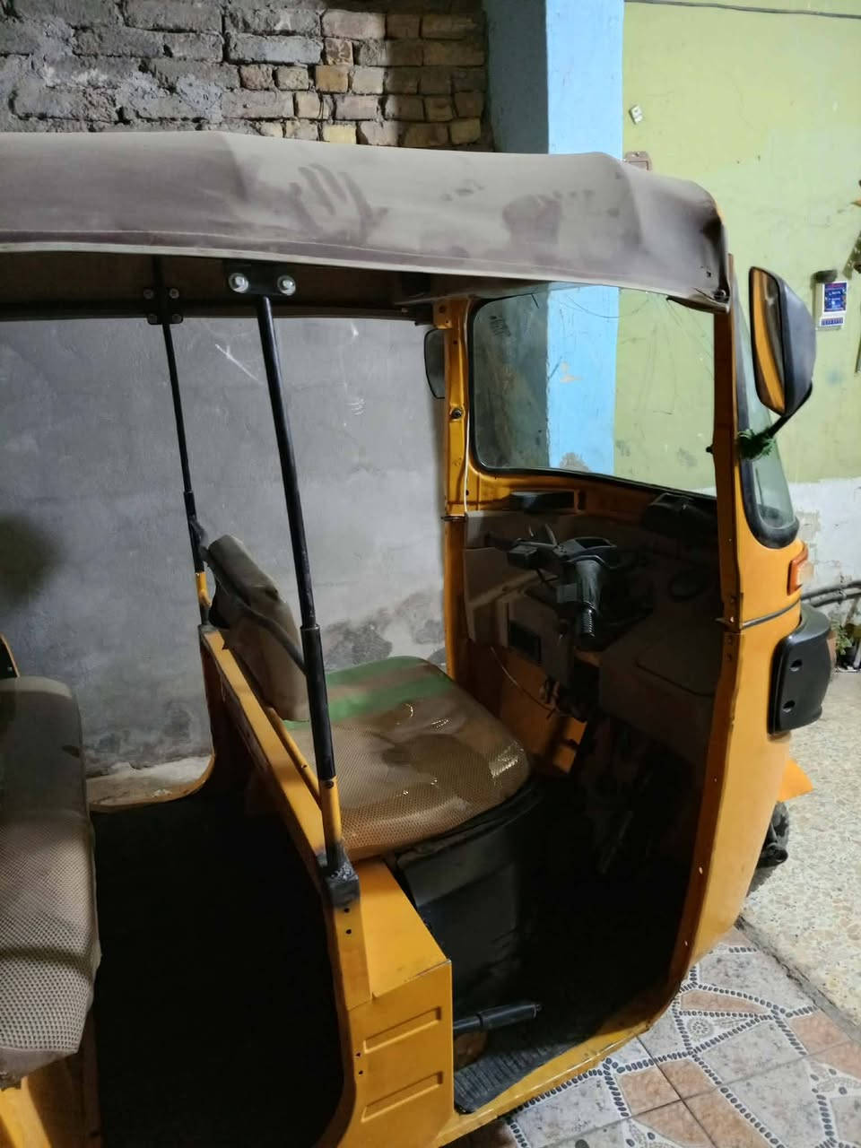 سلام عليكم تكتك للبيع شركه المصطفى
الموديل عشرين 

بيه ضربه خفيفه الباقي كفالة 

اوراق مو رقم 

مصبوغة عام لجماليه 

كهربائيت كله جديده 

الاتصال ع الرقم ***********
