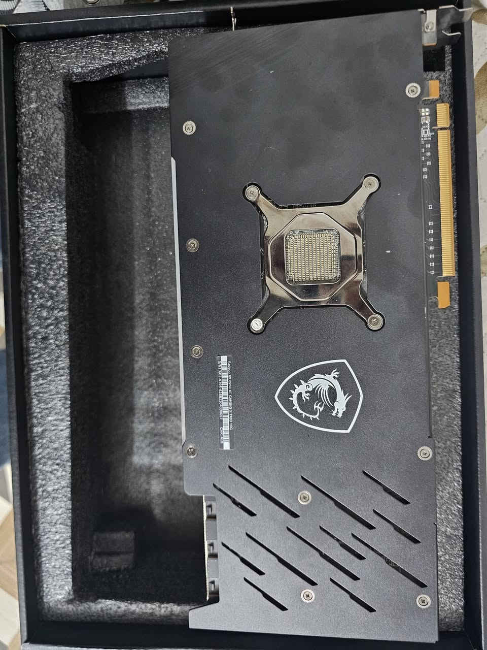 للبيع مستخدم جدا نظيف استخدام ٥ اشهر و ايام قليله  سبب البيع تطوير الى ٥٠٨٠
(GPU) MSI VGA RX6950XT GAMING X TRIO 16GB
افضل نسخه من ال ٦٠٠٠ يشغل 4k بالمرتاح وحرارته بالالعاب وتحت الضغط توصل ٦٤c°
السعر ٨٥٠ الف وبي مجال قليل وبخدمتكم


**إذا كنت صاحب هذا الإعلان وتريد حذفه لأي سبب، رجاءا أرسل رسالة إلى الدعم الفني**