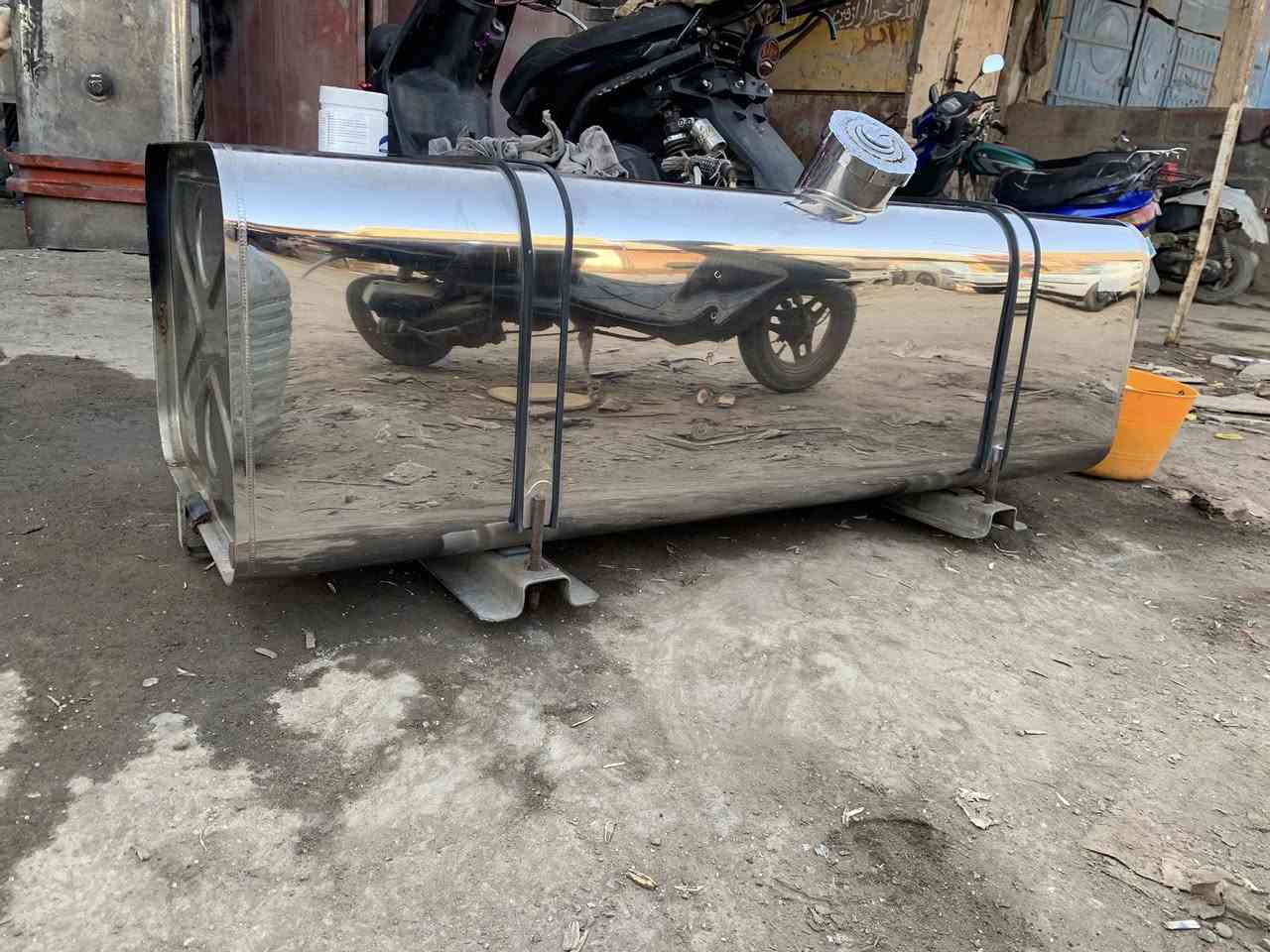 اللهم صلي على محمد وال محمد وصول وجبة جديدة من تانكيات سل استيل كنتر وجاملغات استيل كنتر متوفر جميع الاحجام موجودة للاستفسار والطلب اتصل على الرقم ***********
