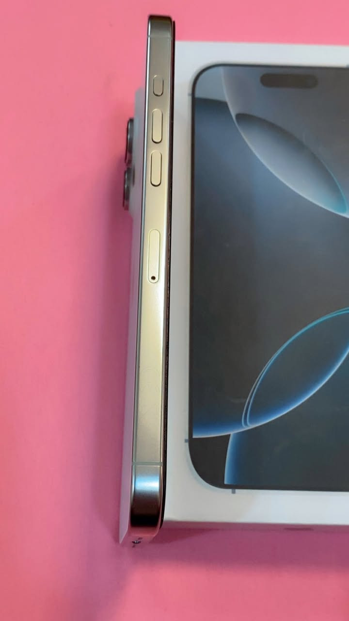 السلام عليكم بيع او مراوس
16 برو ماكس 256 شرق اوسط 

مشحون 8 مرات بعده جديد بطاريته 100  نظافته 100 ملحقاته كامله ضمانه كدامك كلشي واضح بصور كيبله بعده ممفتوح سعره 1400 الف قفل 🔏 مكاني بغداد *********** واتس
