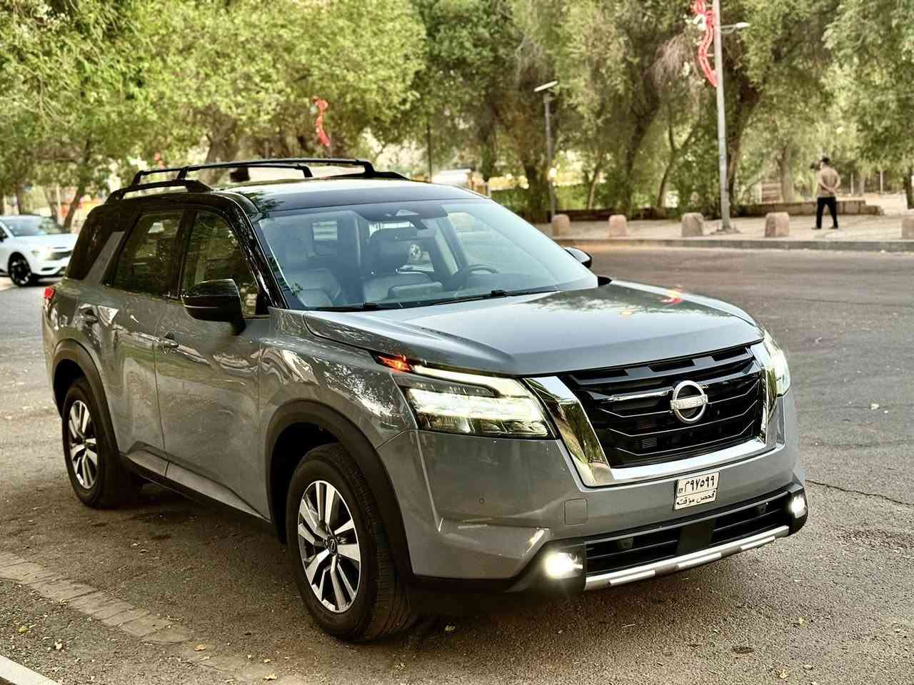 ‏Nissan Pathfinder  Sl 4WD
منفيس دخول جديد
اللون : سمنتي والقمارة بلاد لون اسود

الموديل : 2023

السعر : ٢٣٥ ورقة ترهم بيه او مراوس
حجم المحرك : 6 سلندر (3,5L)
الضرر : جامغ الايمن والبنيد  مبدل تفصيخ  شواصي واللغود كفالة ايرباك فقط دركة 
المواصفات : 
دفع رباعي 4WD
بصمة تشغيل
بصمة ابواب
تشغيل عن بعد
رادار امامي (تحديد مسار)
رادار جانبي (نقاط عمياء)
رادار خلفي (تحذير من الاصطدام)
حساسات امامية+ خلفية
اوتو بارك Auto Park
كاميرات 360°
كشنات جلد
كشنات تدفئة
تحكم الكشنات كهرباء
تبريد مركزي 3 قطع
تحكم وضعيات القيادة...Drive Modes 
شفتات + تحكمات استيرن 
هيتر استيرن
شاحن لاسلكي
‏Apple Car Play
‏Android Auto 
هاند بريك بصمة
اوتو هولد Auto Hold
اوتو ستارت Auto Start
اوتو ستوب Auto Stop 
مانع انزلاق+ABS
شاشة كبيرة لمس+كاميرا
منافذ AUX+USB
وبقية المواصفات المعروفة
***********
