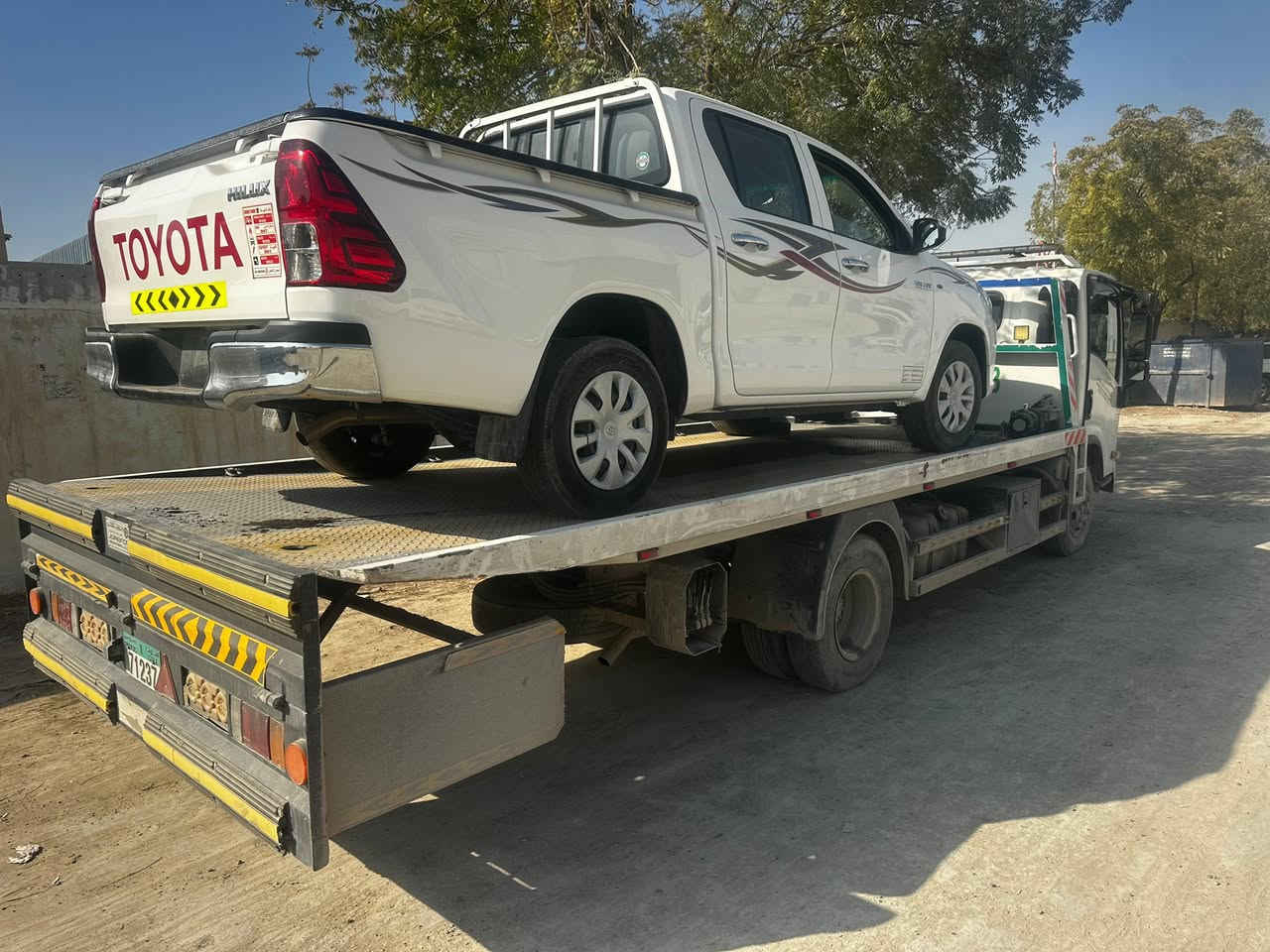 تحيه طيبه 
للبيع تويوتا هيلوكس 2025 ماشيه 28 الف گير عادي السياره مشحونه للبصره 10 يوم توصل لمن لديه كتاب شهداء يجي واتساب السعر 185 للبصره 200 تستلم جاهز على كتابك *********** واتساب 
اتصال ***********
