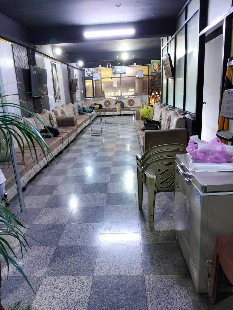 سلام عليكم كوفي للبيع كامله من كل النواحي سبالت مبردات اربع بلازمات شتراك انترنين ولعبات 40ناركيله خشب 40مقعد كامله من كل نواحي صحيات كامله بغداد لحسينيه شارع لمكاتب البيع لغرض لتفرغ وكلشي جديد بيهة عارضه+مجمده جدد ميازه دومنه+طاولي لستفسار ***********
