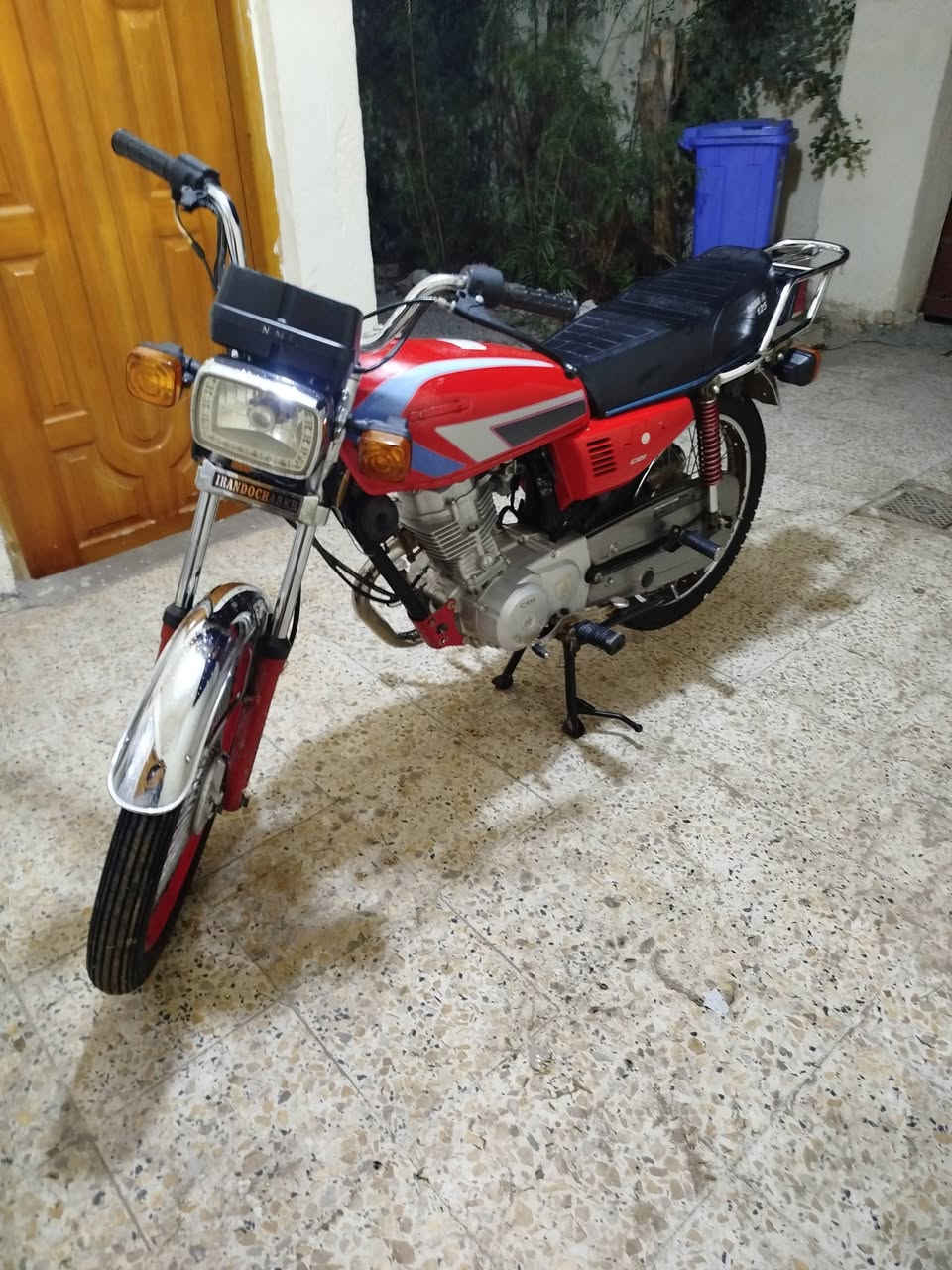 السلام عليكم دراجه اربع كير ارشا للبيع موديل 19 طالعه بل 20 دراجه برغي ماعوزه مكينه شرط خرسه ونعومه كهربائيات كله شغاله اوراق أصولي السعر 650 شراي يتصل *********** مكاني كوت انوار الصدر
