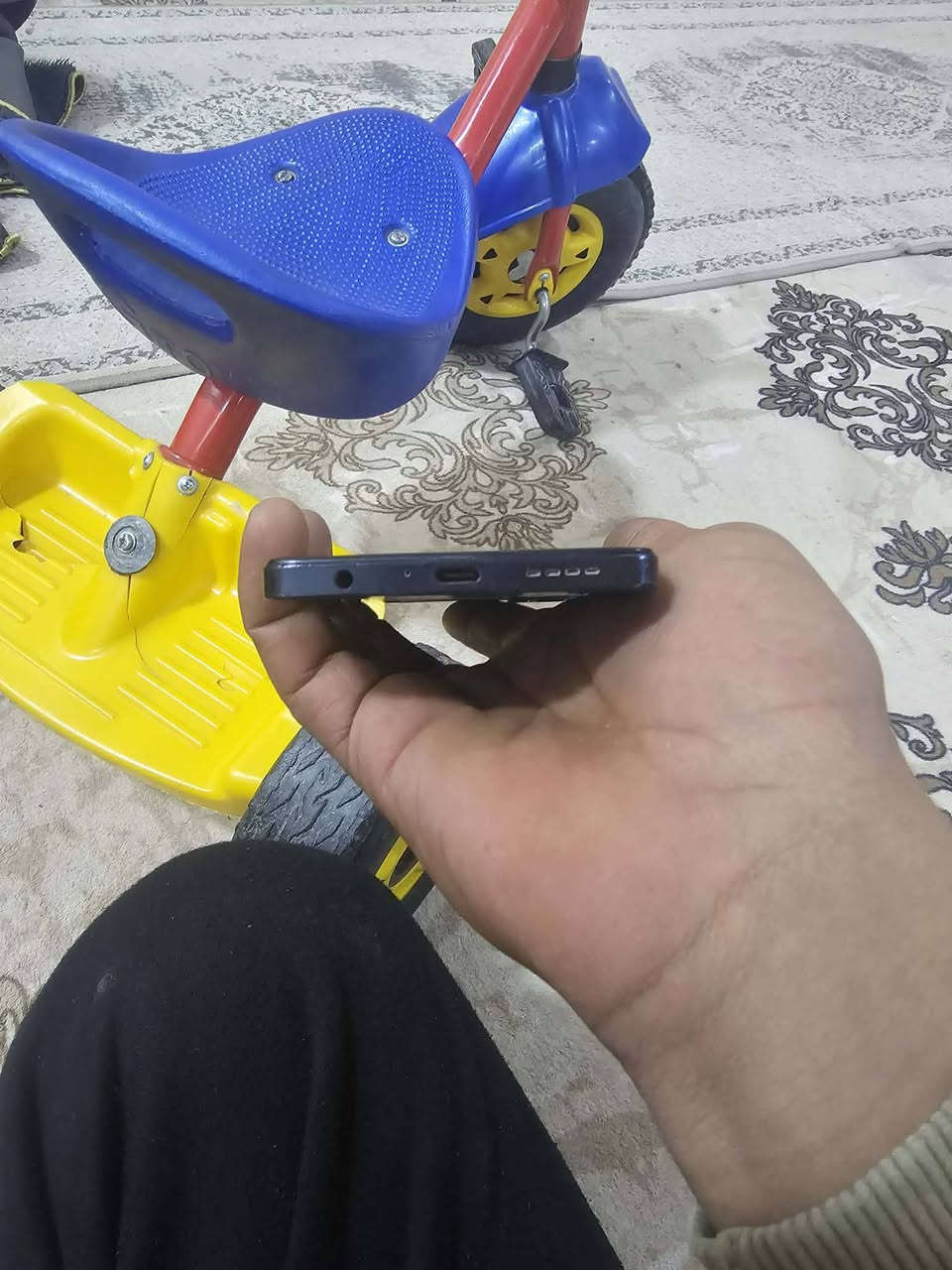 السلام عليكم موبايل للبيع ويرهم مراوس بموطور انفنكس نوت 12 VlPذاكره 256بطاريه 4500 يدعم الشحن السريع السعر 225وبي مجال الاتصال ***********
