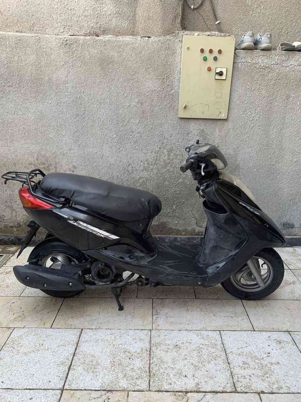 سلام عليكم بريز نظيفه مكينه برغي ممفتوح نكره سلف شلعه ومعدل كهربائيات كله شغاله مكاني البياع ب٥٠٠ وبيها مجال بسيط ***********
