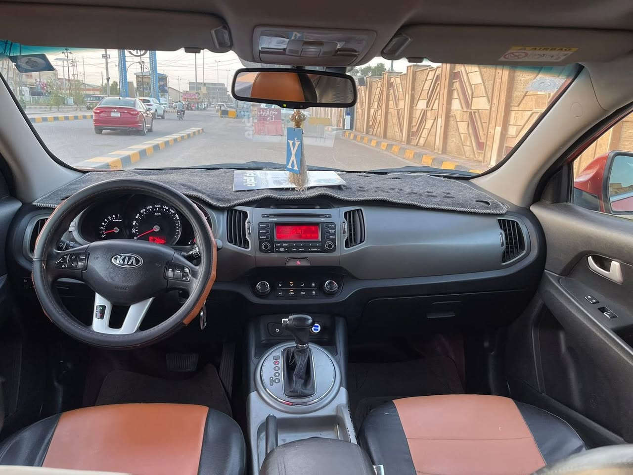 السلام عليكم
للبيع كيا سبورتج 2015
كفاله عامه
وارد خليجي
فول مواصفات
بانوراما تحكم ستيرن 
لايت زنون 
حساس كامره خلفي
محرك كير مكفول
رقم بغداد دولي
السعر 142 وبيه مجال 
الاستفسار ***********
العنوان:ميسان العماره حجي حسن قرب جامعه الامام جعفر الصادق
