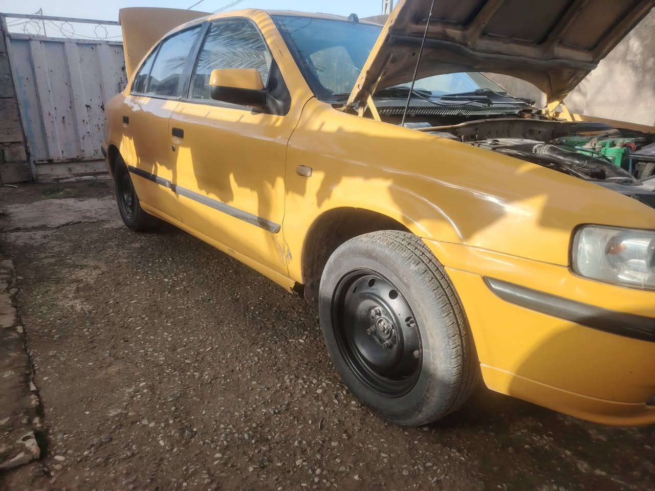 سلام عليكم سيارة سمند موديل ١١ حلوه للبيع سياره بسمي سنويه ٣١ هيه غرامات كله مصفره تاير جديد باتري جديد كهربايات كله شغاله لايت ابيض تريد تحويل تريد وكاله سنتر لوك تبريد شغال سعر ٣١ بي مجال رقم هاتف *********** مكاني حمرين
