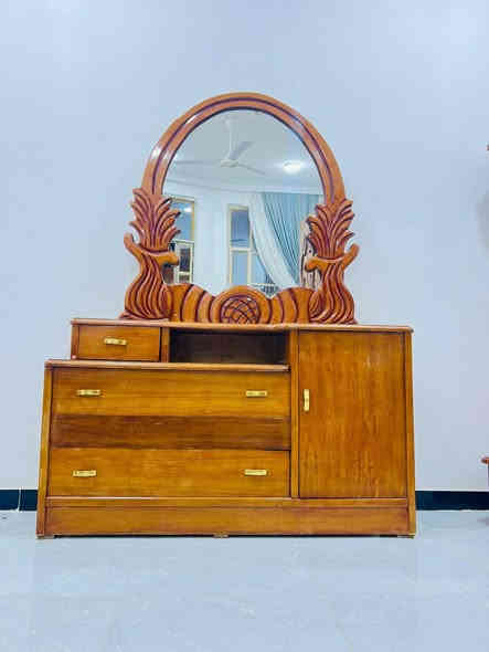 السلام عليكم ورحمه الله عندنا غرفه سته باب طابقين مستعمله صاج اتصال على رقم***********
