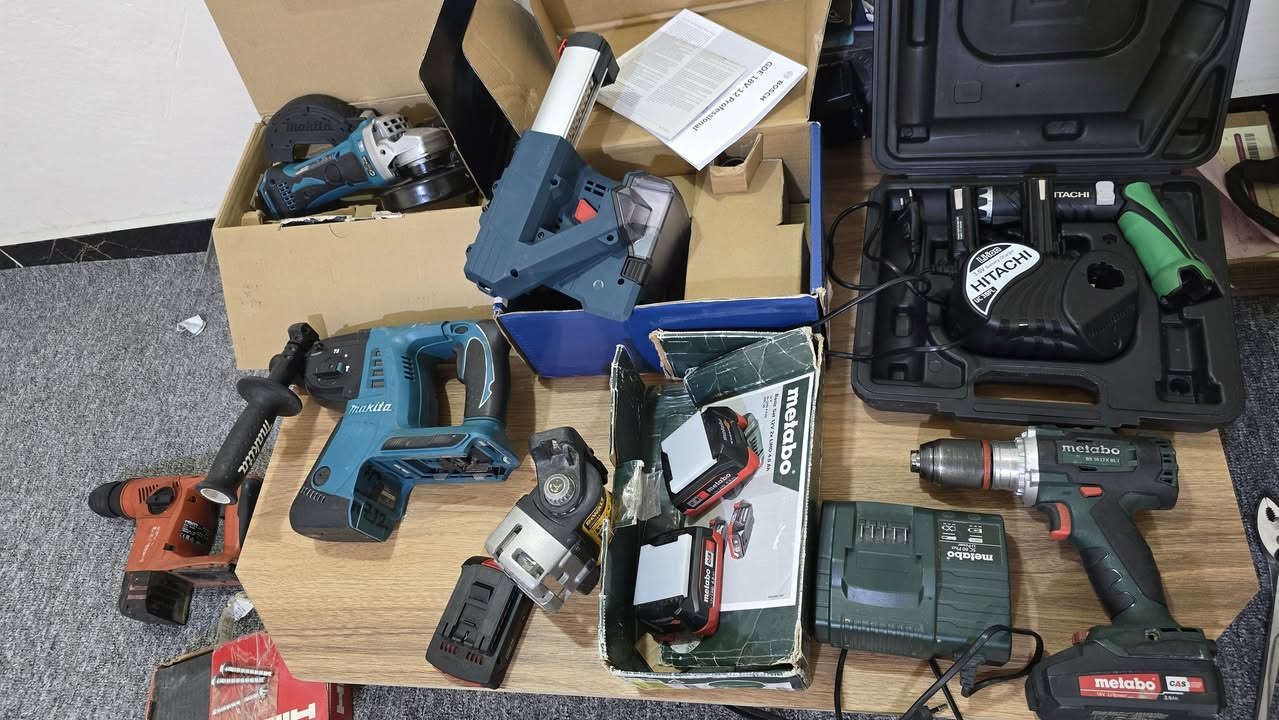 للبيع .. ***********
