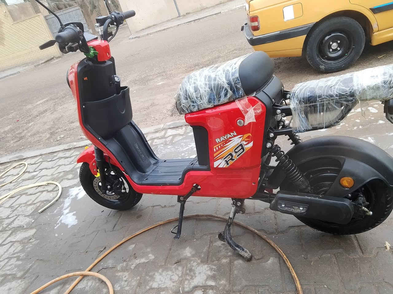 دراجه شحن R9 للبيع موديل 2025 بعدهي جديده مابيها اي نقص كهربائيات كلها شغاله لايت هورن أشاير دراجه جاهزه العنوان بصره المعقل السعر 450 رقمي ***********
