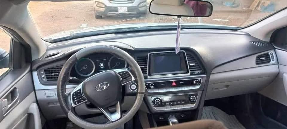 السلام عليكم للبيع
هواندي سوناتا موديل 2019 هايبرد حره رقم بغداد  الجديد تحويل مباشر وارد امريكي حادثها خلفي فقط صور الحادث موجوده بالمنشور 
#مواصفات السياره
شاشه كبيره
كامرا
تحكم ستيرن
ثلاث انظمه قياده
ويل كروم اصلي
ماشيه 114 الف حقيقي
مكينه 2400
السياره جديده وجاهزه كير محرك تبريد 
مكاني بغداد
السعر122 وبيه مجال
للأستفسار اكثر عل الهاتف 
***********
