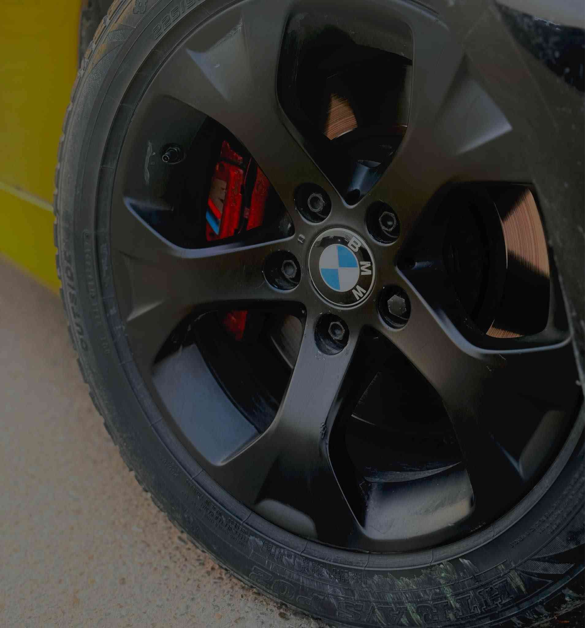 السلام عليكم BMW E90 تون توربو محرك N54
رقم بغداد مميز 4 ارقام مكرر حرف أ بسمي تحويل ثاني يوم بصمة تو كلر اصل عليها تزويد فلاتر و برمجة بنيد كاربون فايبر 
فجوج ام بور  لايتات محدثه  ام بور شاشة اندرويد كار بلي و ابل غرفه ام اشارة ترحيب عليها ادامة جديدة منضومة بانزين جديدة تخم تاير جديد كير مكينه جديد 
تفاصيل اكثر اتصال 
 *********** حيدر سعد 
بيع او مراوس بغداد, العراق
