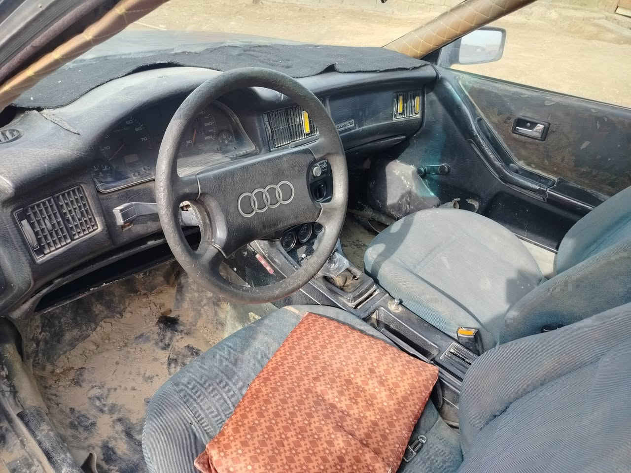 اودي للبيع موديل 91 جاهزة
رقم فحص نينوى المكان الموصل ناحية المحلبية 
السعر 18 وبيها مجال للشراي 
***********
