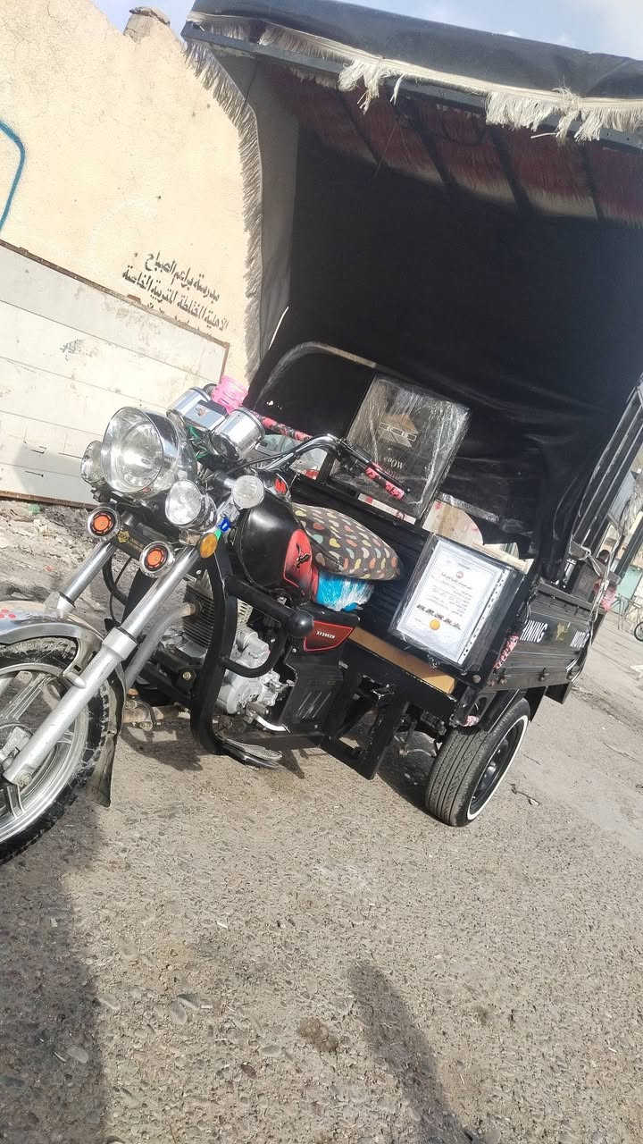 سلام عليكم فحل عالي شاخوان موديل 2021 ركبه شاصي شرط بدون جنج 
قطره صبغ مابيه كله ع بلاد كهربائيات فوول تخم تاير خط ابيض ويل صب مكفوله من كلشي السعر مليون و 425 وبيه مجال حك الجيه
***********
