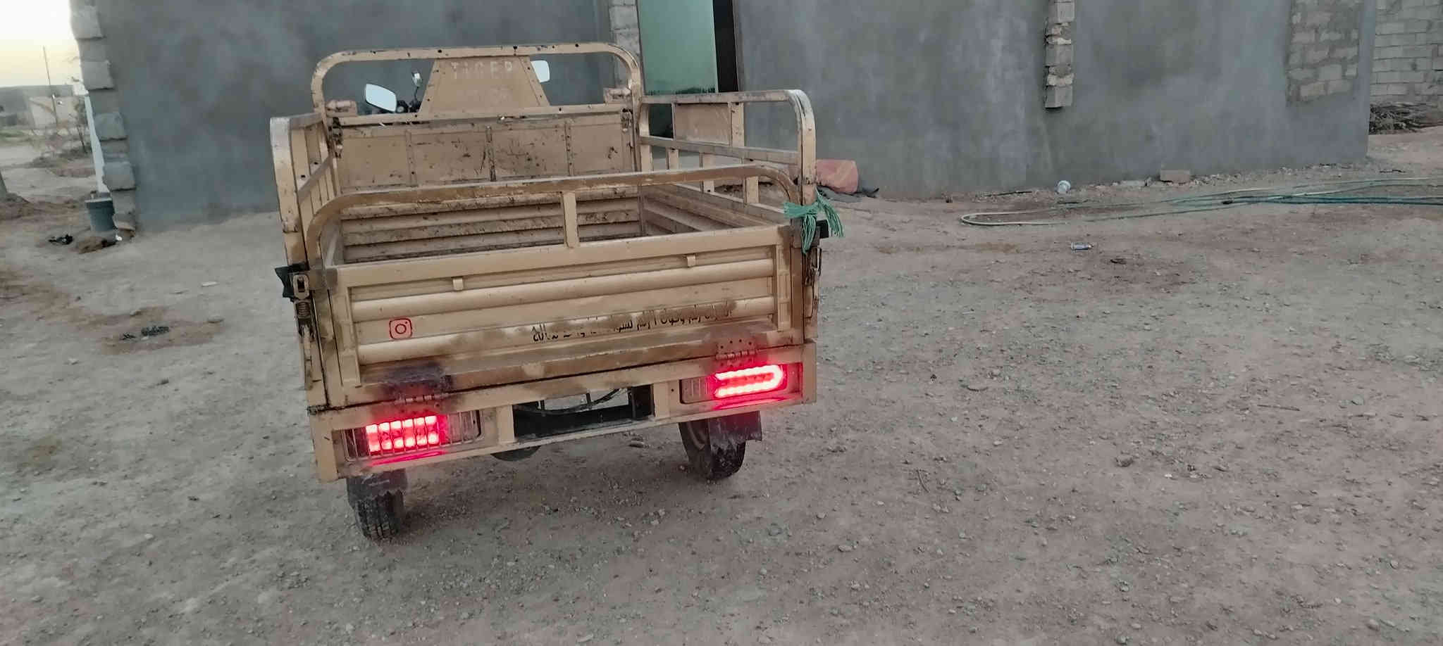 سلام عليكم ورحمة الله وبركاته ستوته للبيع موديل 2020محرك مجفت جديد كهربائيّ كله شغاله وسعر مليون 300وبيه مجال  لتواصل عله هذا رقم ***********
