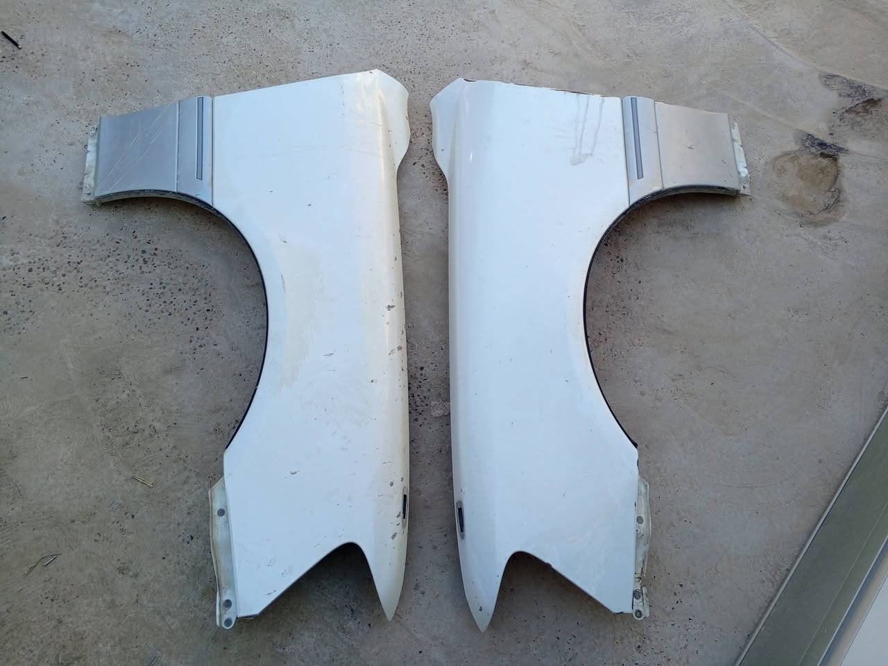 السلام عليكم 4 بيبان وجاملغات 2وبطاين للبيع مكان نجف 
السعر 350 وبيهن مجال ***********
