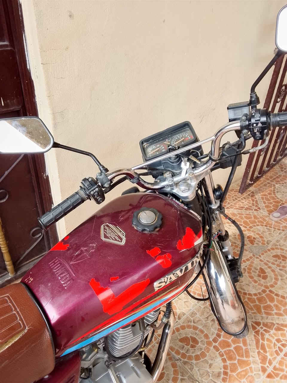 سافين موديل 23 محرك مامفتوح
الباقي كدام العين كله شغال مابي نقص السعر 475 مكاني كركوك


**إذا كنت صاحب هذا الإعلان وتريد حذفه لأي سبب، رجاءا أرسل رسالة إلى الدعم الفني**