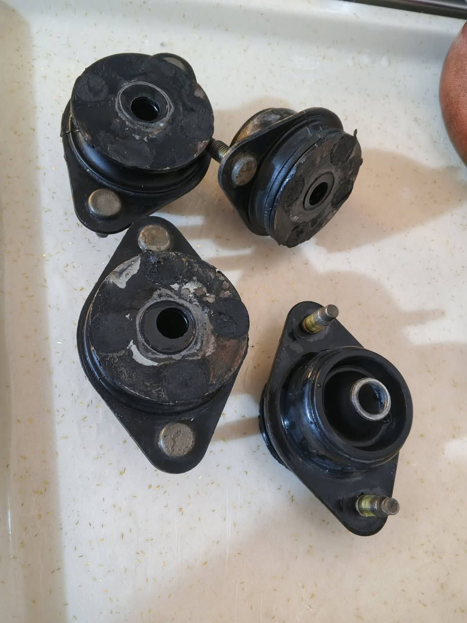 لاستيك قماره رمادا الرئيسيات  مال گصه نضيفات حيل سعرهن 75 الف  مگاني بغداد
واتساب ***********
