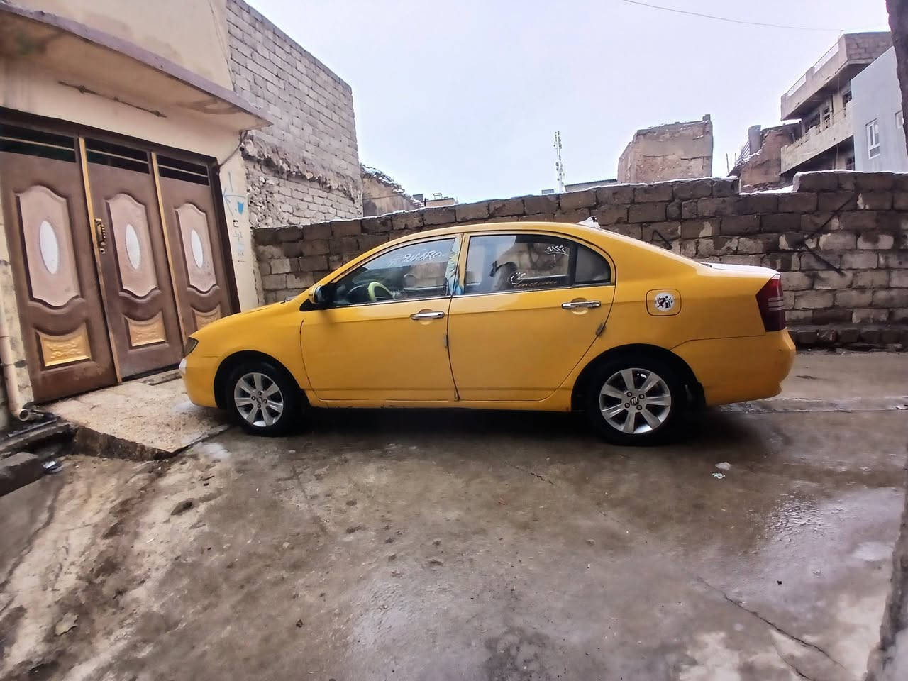 الهم صلي عله نبينا محمد
ليفان ٦٢٠ موديل ٢٠١١
بدون ضرر بدون صبغ 
مشروع وطني شرعي بلموصل بيها كابون شرط الوكاله والتحويل
مكينه وكير عادي كورله شرط تبريد ثلج داخل نضيف هيئه وغرامات ١٠٠ طخم تاير جديد شاشه كامره حساسات السعر ٣٨ 
***********
