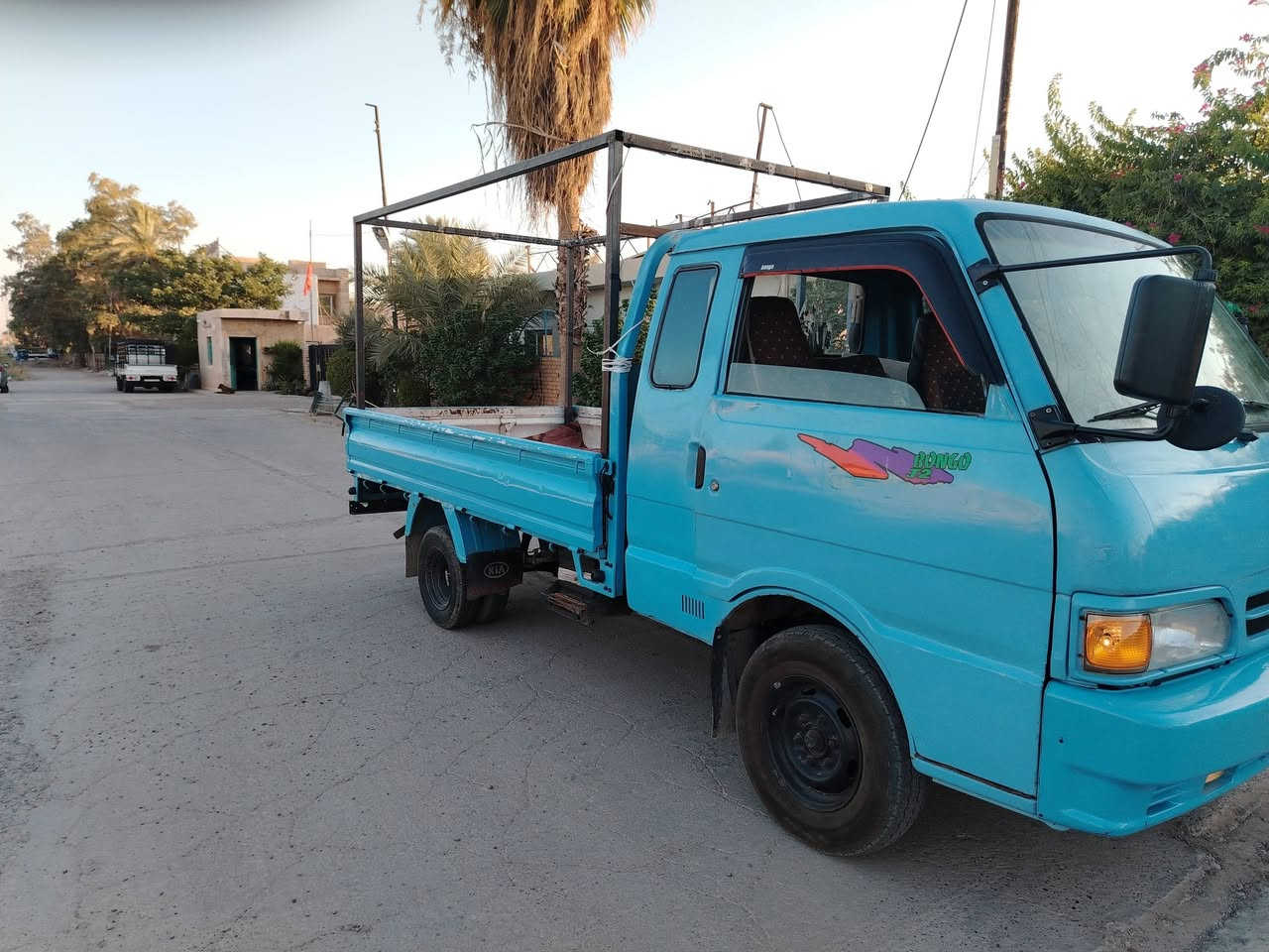 سلام عليكم كيا بنكو موديل 95..7 جنكال سياره مكفوله كير محرك شاصي .كهربائيات كله شغاله .باتري جديد .تخم تاير جديد .سياره ما متعوبه عليه ..مكان سياره بغداد محموديه ***********.***********
