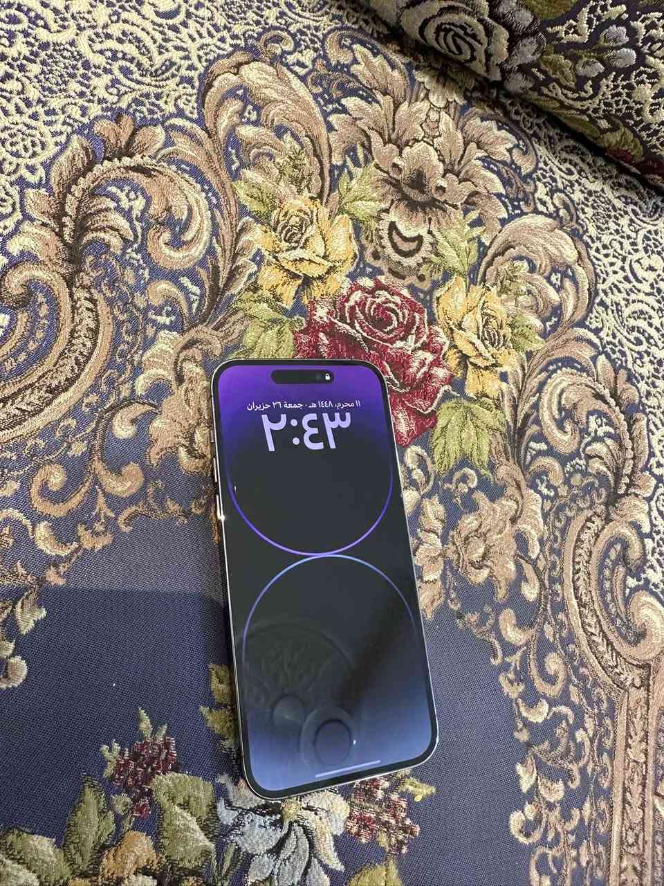ايفون 14 برو ماكس 
ذاكره 256 
بطاريه 78
جهاز بلادي وتر عربي 
للبيع او مراوس 
جهاز ضمان سبوع 
هاتف ***********
السعر 775
