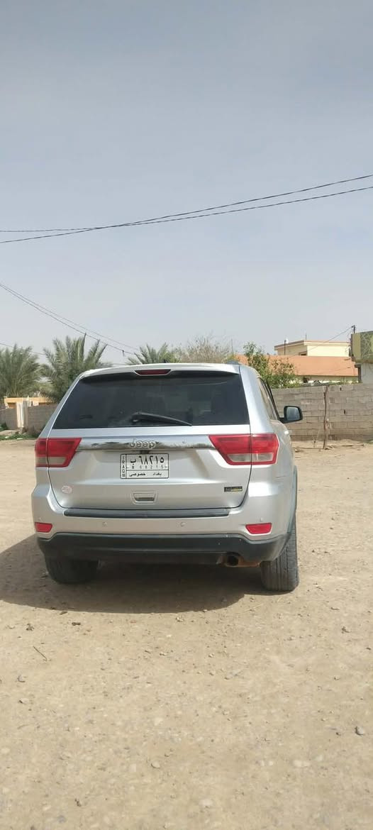 السلام عليكم 
سيارة جيب للبيع
موديل 2011
رقم بغداد 
الضرر بنيد وجامرلغ
سيارة حلوة وجاهزة
مكان ديالى صراجق
السعر مناسب جدا 

***********
