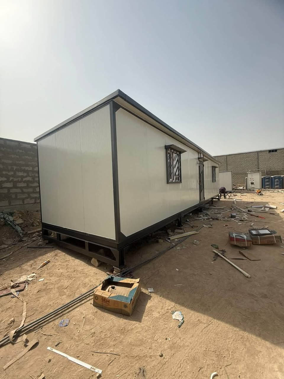 سلام عليكم كرفان قياس 12 * 3متر غرفتين و مطبخ و حمام شغل درجة اولى 
مكان بغداد جرف النداف اي ستفسار اتصال على الرقم جميع القياسات متوفرة حسب الطلب و القياسات تفصال جديد 
***********
