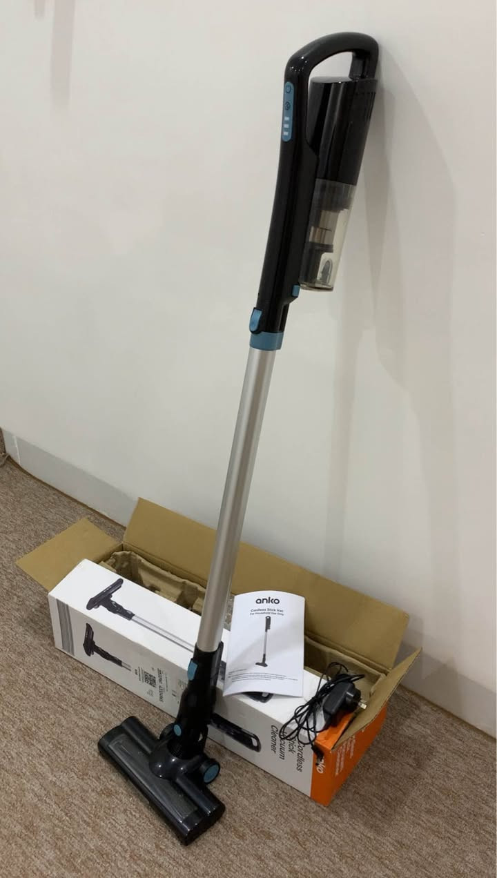کوردی / عربي

    گسکی شەحن مارکە : Anko

* جۆر : Cordless Stick Vacuum Cleaner (گسکی شارجی بێ وایەر)

* ڤۆڵتاژی پاتری : 22.2V Lithium-Ion

* هێزی مۆتۆر : 140 Watt

* ژمارەی خێرایی : 3 ئاست (Low / Medium / High)

* ماوەی کارکردن : تا 20 خولەک لەسەر بەرزترین هێز وە لەسەر خاوترین هێزی تا ٤٠ خولەک کاردەکات 

نرخی  / ٧٥،٠٠٠ 

تێبینی / ئەو گسکە لەنگەی ئوسترالیە و زۆر پاکە وەک نوێیەو جۆرەکەی زۆر باشە

-----------------------

 مكنسة Anko اللاسلكية

* النوع: مكنسة عصا لاسلكية (Cordless Stick Vacuum Cleaner)

* البطارية: ليثيوم أيون 22.2 فولت

* قوة المحرك: 140 واط

* عدد السرعات: 3 سرعات

* مدة التشغيل: تصل إلى 20 دقيقة على أعلى و سرعة على أقل مستوى من قوة الشفط تعمل المكنسة لمدة تصل إلى 40 دقيقة تقريباً

سعر / ٧٥،٠٠٠     

ملاحظة / هاي مکنسة بالة استرالیة و مثل جدید و مارکة مالتە کلش زینە أربيل, العراق


**إذا كنت صاحب هذا الإعلان وتريد حذفه لأي سبب، رجاءا أرسل رسالة إلى الدعم الفني**