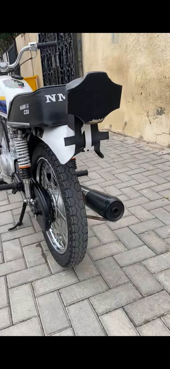 السلام عليكم دراجه نامه شلامجه ادوات مديل 25 دراجه جديده مكينه بلاد برغي ما مفتوح بيها كشن طبي وغراضهة كله اصلي ماكو تجاري وشرط بيها فصله ما موجوده بدراجه سيبايه مفصلهة ب 80 الف سعر الدراجه 600 وبيها مجال رقمي ***********
