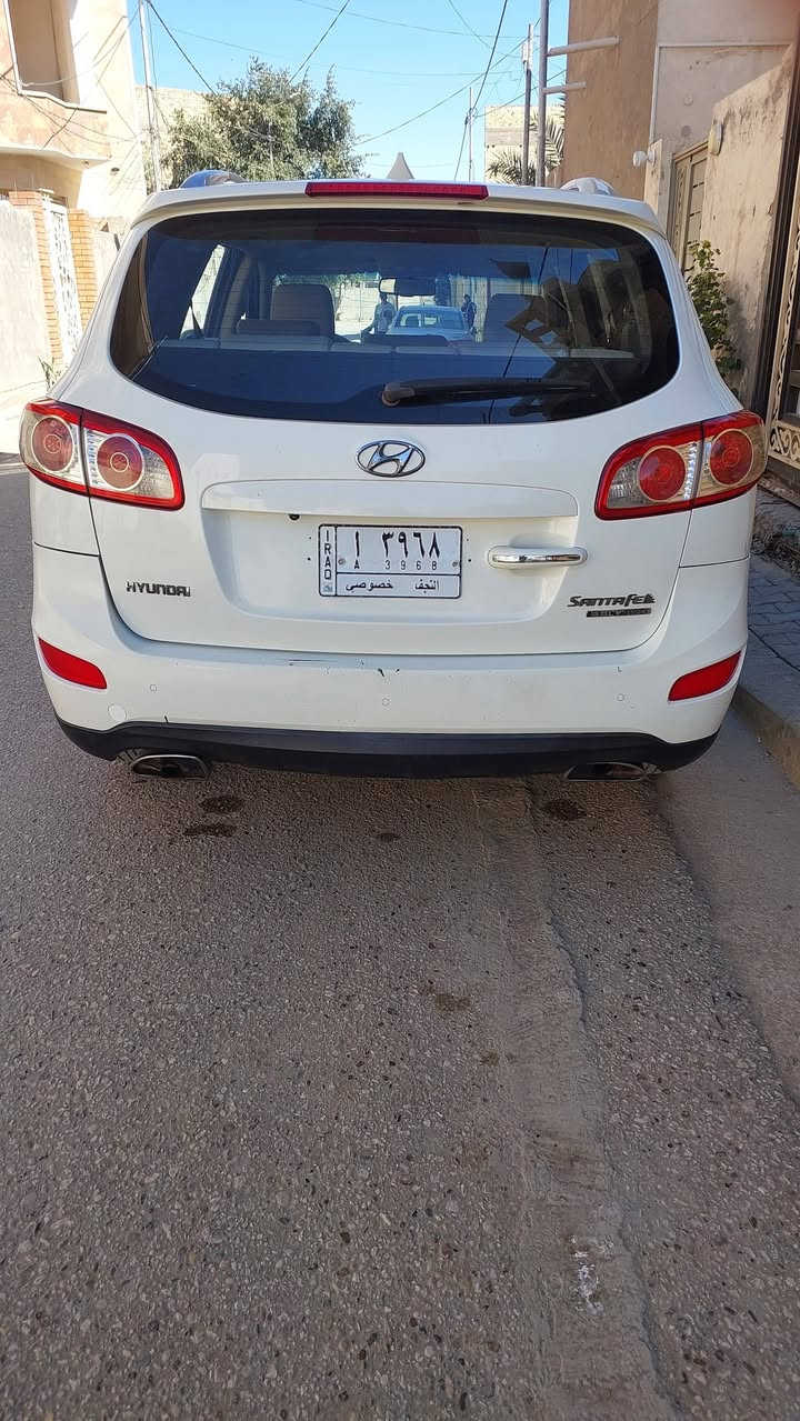 سنتافي موديل ٢٠١٠ رقم نجف تحويل مباشر فتحة ٧راكب تحكمات شاشه كامره ثلاث قطع تبريد محرك٦  ٣٥٠٠ جيد جدا تبريد شغال السياره بيها قطعتين صبغ  السعر ١٢٠ وبيها مجال العنوان الديوانية الشاميه للإستفسار الاتصال ***********
