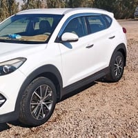 توسان 2016 مكفول من كلشي ماشية 144  رقم بغداد  07800840525