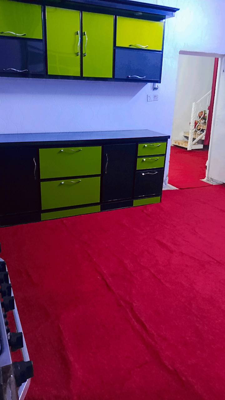 بيت للبيع طابو صرف مساحه 210                                                    يحتوي على غرفتين صاله أستقبال مطبخ صحيات ممرات خلف البيت تفاصيل أكثر خاص


**إذا كنت صاحب هذا الإعلان وتريد حذفه لأي سبب، رجاءا أرسل رسالة إلى الدعم الفني**