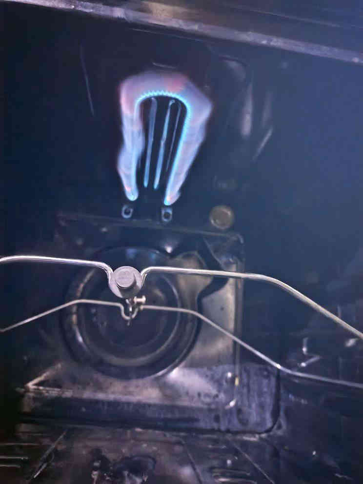 للبيع طباخ اربع عيون 
شرط الشغل والنظافة 100%
100الف بي مجال للشرايه 
***********واتس
***********واتس
