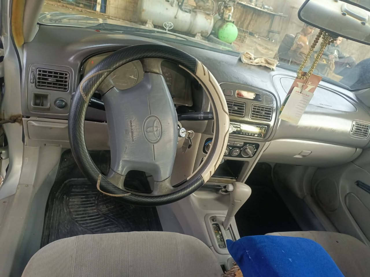 للبيع كورلا موديل ٢٠٠١ رقم بغداد الأماني ابلاديه ما محور محرك كير كهرباء كلها شرط الاستفسار على هذه الرقم ***********
