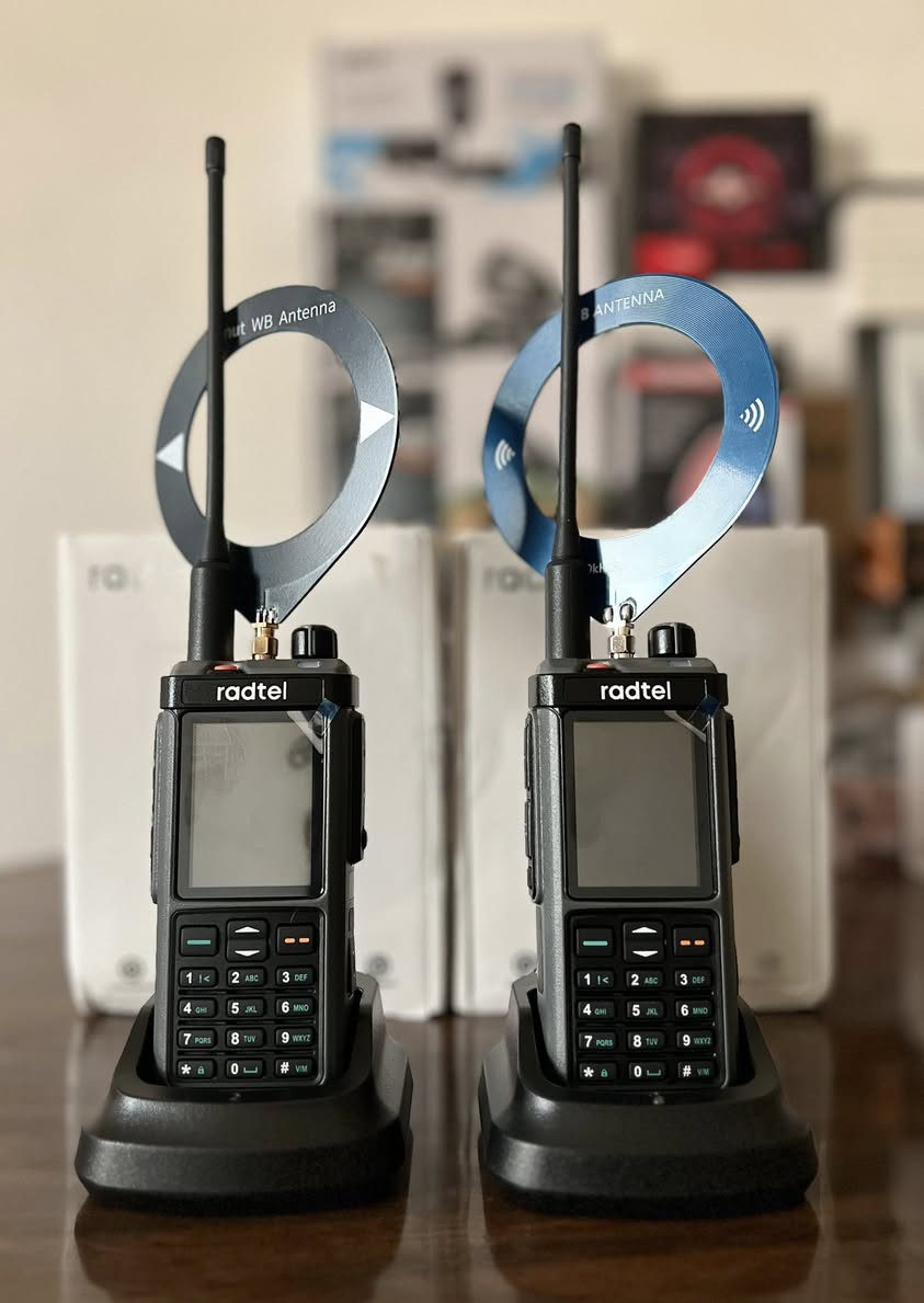 جهاز نداء لاسلكي و راديو احترافي .. 📻
جديد غير مستخدم .. 🆕

الموجات المدعومه .. 
( FM NFM SW MW CW LSB CB USB airband VHF UHF )
قدره الارسال بين الجهازين 10 واط .. ⚡️
شحن قاعده مع منفذ تايب سي .. 
يدعم الشحن السريع .. 
موجات الارسال ( VHF UHF ) .. 10 واط 
موجات الارسال ( SSB / CB ) .. 5 واط
صوت عالي ونقي .. 🔉🔊
حساسيه عاليه بالاستقبال .. 🛜
السعر والتفاصيل خاص .. 
متوفر توصيل ..


**إذا كنت صاحب هذا الإعلان وتريد حذفه لأي سبب، رجاءا أرسل رسالة إلى الدعم الفني**