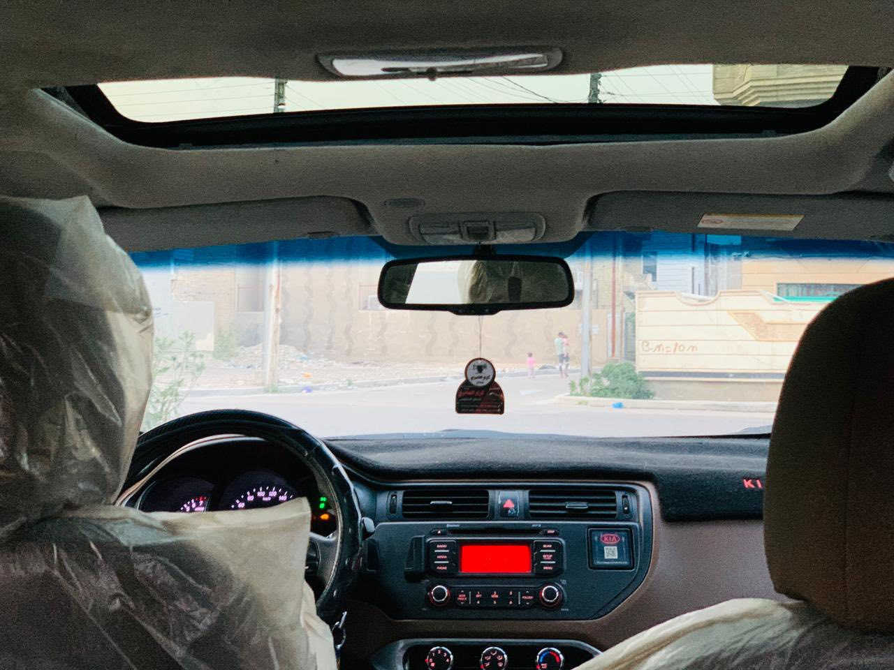 السلام عليكم
كيا ريو هاتشباك خليجي موديل 2014 مكينة 1600 دوش دبل قطرة رقم سليمانية بسمي ساكن بغداد السيدية شرط التحويل . 

بيها جاملغ وبنيد ونص باب الصدر والخلفي مرشوشات بدون دواخل بدون معجون و ( نقص تبريد ) الشواصي واللغود مكفولات مكينة ممتازة لاتبخير ولاتنقيص ماشية ١٣٩ الف كيلو . 

فول مواصفات عدا البصمة :

فتحة سلايد 

تحكم ستيرن 

اشاير بالمري 

حساسات بلادي 

داخل لونين 

مكاني بغداد السيدية 

السعر 80 وبيها مجال 

 واتساب ***********
