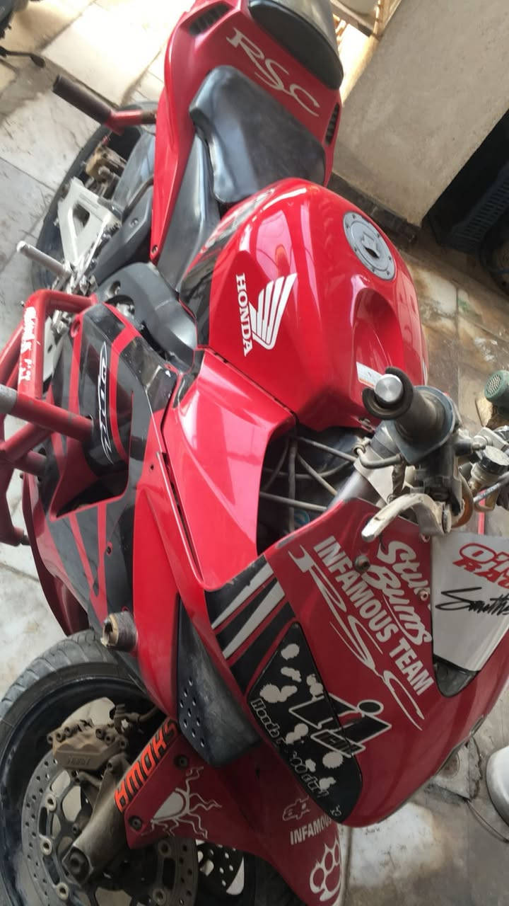 السلام عليكم rr جديده و مزوده مكينه برغي ممفتوح بيها و 
وياها ستيرنها العادي و مراياتها و سبايدر ***********
